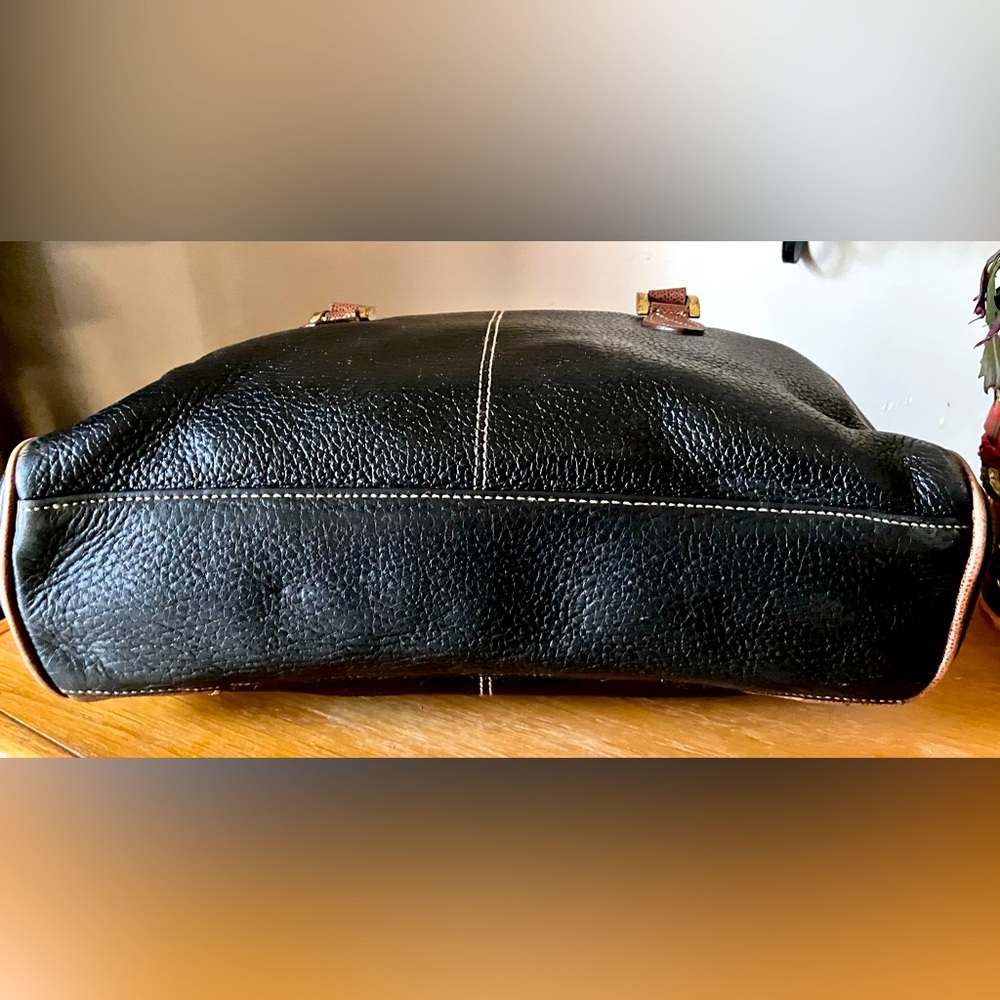 Classic Liz Pebbled Leather Purse - Picture 5 of 8
